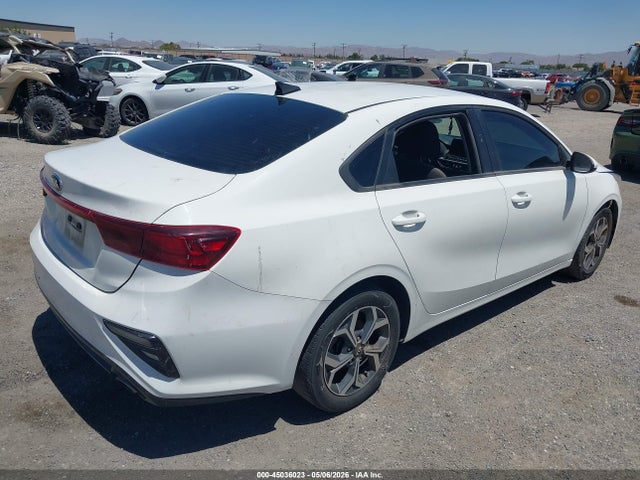 3KPF24AD6ME300281 KIA Forte Lxs