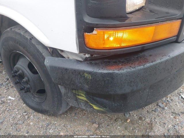 45036091 :رقم المزاد ، 1GD373CG3C1168499 vin ، 2012 Gmc Savana Cutaway Work Van مزاد بيع