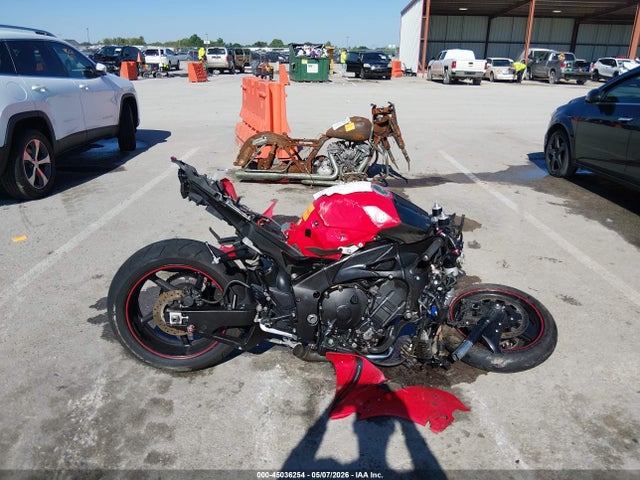 45036254 :رقم المزاد ، JYARN23E6EA016812 vin ، 2014 Yamaha Yzfr1 مزاد بيع