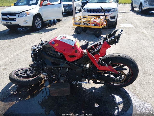 45036254 :رقم المزاد ، JYARN23E6EA016812 vin ، 2014 Yamaha Yzfr1 مزاد بيع