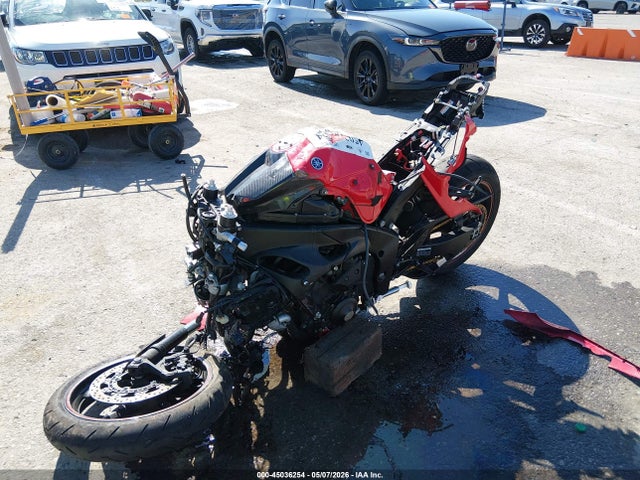 45036254 :رقم المزاد ، JYARN23E6EA016812 vin ، 2014 Yamaha Yzfr1 مزاد بيع