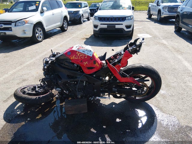 45036254 :رقم المزاد ، JYARN23E6EA016812 vin ، 2014 Yamaha Yzfr1 مزاد بيع
