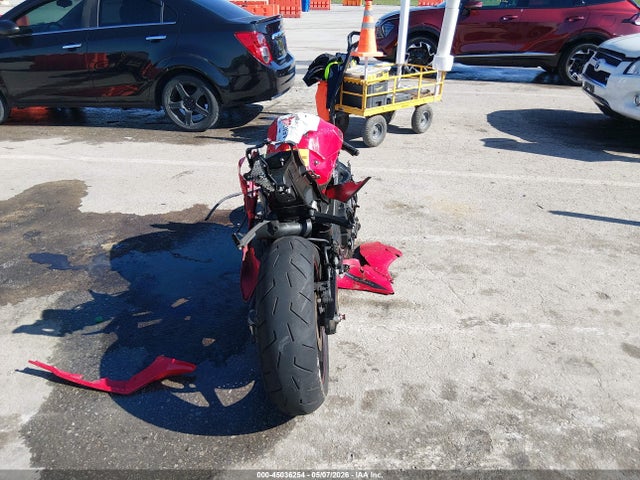 45036254 :رقم المزاد ، JYARN23E6EA016812 vin ، 2014 Yamaha Yzfr1 مزاد بيع
