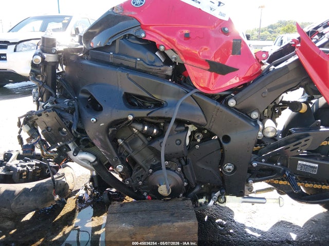 45036254 :رقم المزاد ، JYARN23E6EA016812 vin ، 2014 Yamaha Yzfr1 مزاد بيع