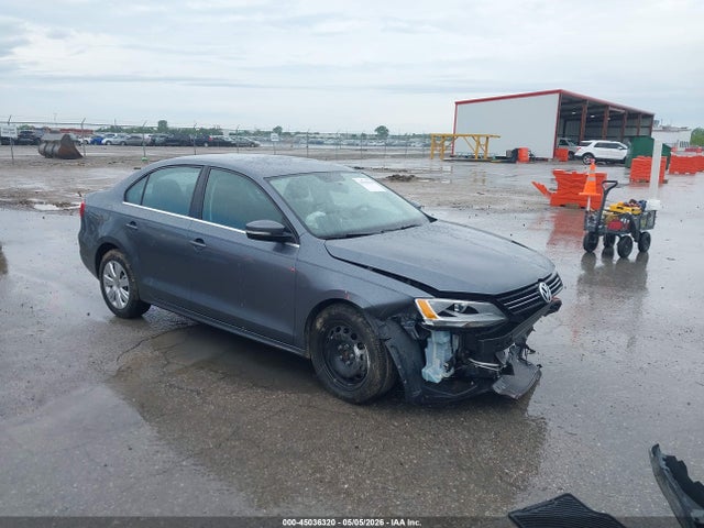 2013 Volkswagen Jetta 2.5l Se მანქანა იყიდება აუქციონზე, vin: 3VWDX7AJ2DM383999, აუქციონის ნომერი: 45036320