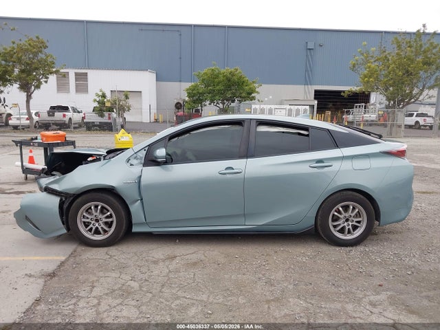 Продаж на аукціоні авто 2017 Toyota Prius Two, vin: JTDKBRFU3H3544973, номер лоту: 45036337