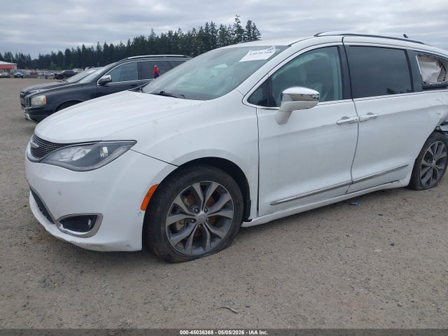 Chrysler Pacifica Limited 2017 2C4RC1GGXHR703520 Image 2