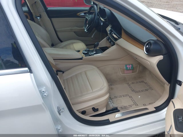 Продажа на аукционе авто 2018 Alfa Romeo Giulia Ti Lusso Awd, vin: ZARFAEEN6J7592558, номер лота: 45036377