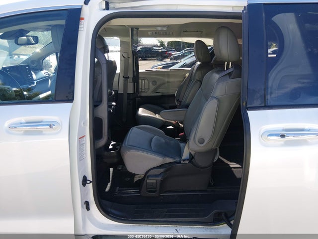 Продажа на аукционе авто 2022 Toyota Sienna Xle, vin: 5TDJSKFC5NS060064, номер лота: 45036430