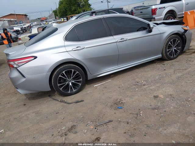 Продажа на аукционе авто 2018 Toyota Camry Se, vin: 4T1B11HK2JU103170, номер лота: 45036452