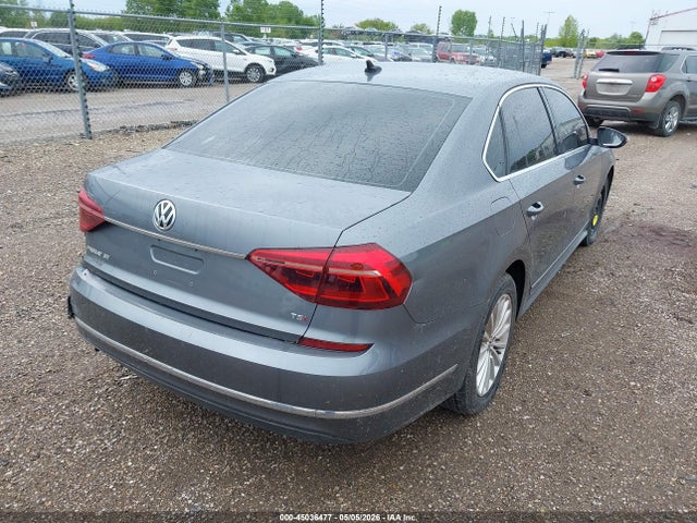 2017 Volkswagen Passat 1.8t Se მანქანა იყიდება აუქციონზე, vin: 1VWBT7A32HC014135, აუქციონის ნომერი: 45036477