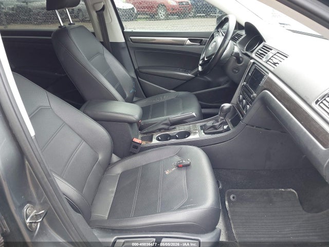 2017 Volkswagen Passat 1.8t Se მანქანა იყიდება აუქციონზე, vin: 1VWBT7A32HC014135, აუქციონის ნომერი: 45036477
