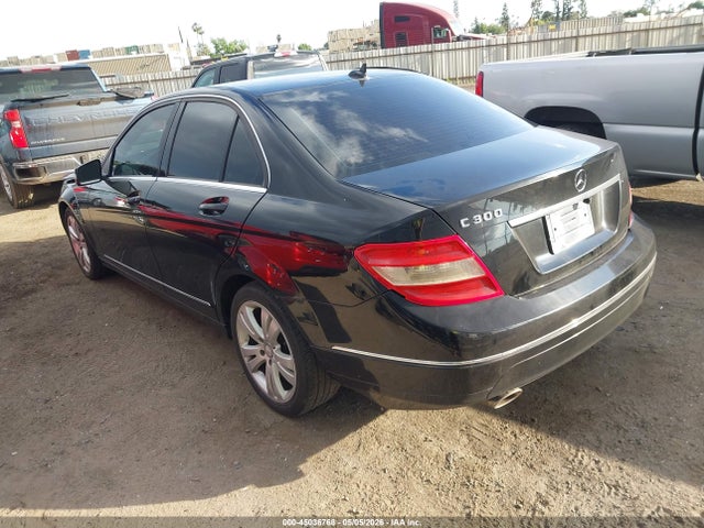 45036768 :رقم المزاد ، WDDGF5EB9BR140850 vin ، 2011 Mercedes-benz C 300 Luxury مزاد بيع