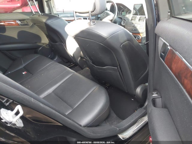 45036768 :رقم المزاد ، WDDGF5EB9BR140850 vin ، 2011 Mercedes-benz C 300 Luxury مزاد بيع