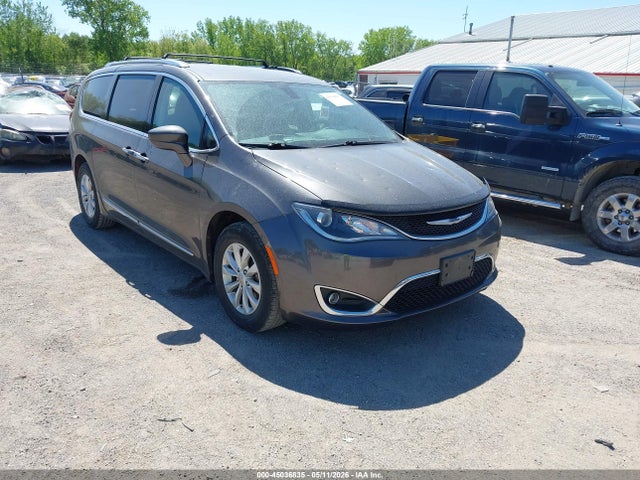 2019 Chrysler Pacifica Touring L მანქანა იყიდება აუქციონზე, vin: 2C4RC1BG8KR583196, აუქციონის ნომერი: 45036835