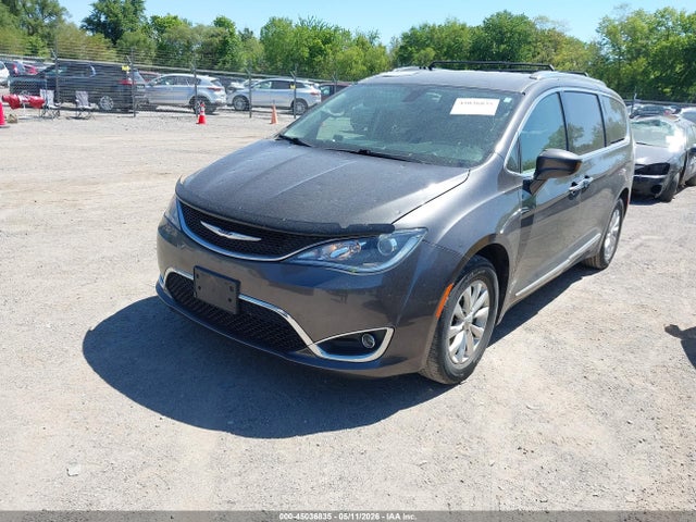2019 Chrysler Pacifica Touring L მანქანა იყიდება აუქციონზე, vin: 2C4RC1BG8KR583196, აუქციონის ნომერი: 45036835