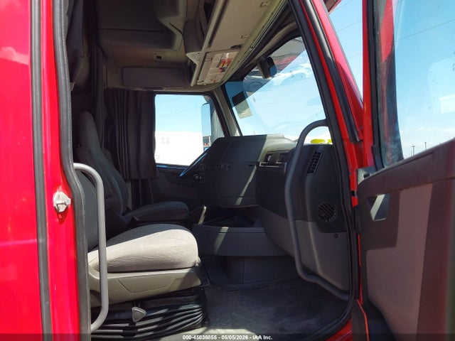 Volvo VNL 2022 4V4NC9EHXNN287345 Image 6