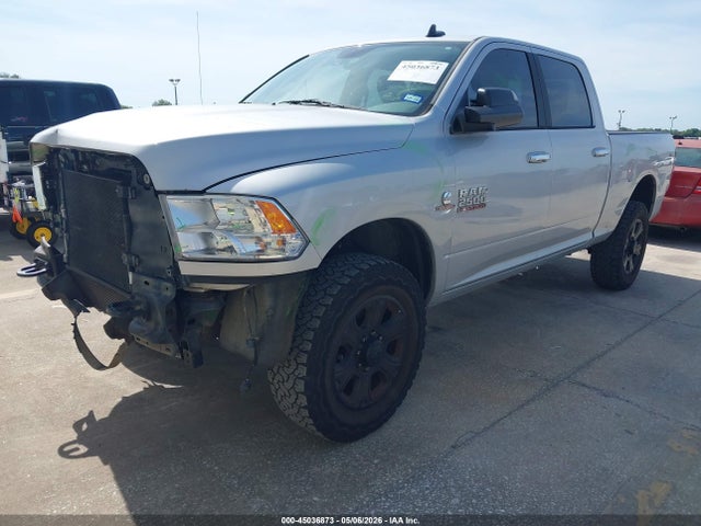 45036873 :رقم المزاد ، 3C6UR5DL5HG756527 vin ، 2017 Ram 2500 Big Horn  4x4 6'4 Box مزاد بيع
