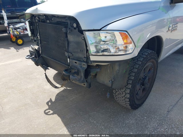 45036873 :رقم المزاد ، 3C6UR5DL5HG756527 vin ، 2017 Ram 2500 Big Horn  4x4 6'4 Box مزاد بيع