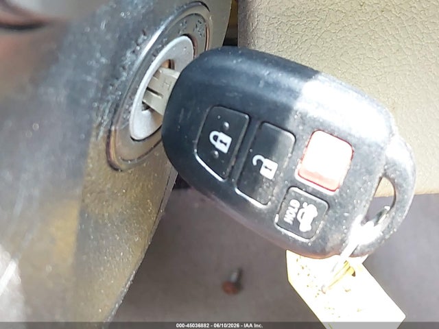 45036882 :رقم المزاد ، 4T1BF1FK9FU109222 vin ، 2015 Toyota Camry Le مزاد بيع