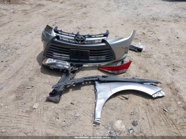 45036882 :رقم المزاد ، 4T1BF1FK9FU109222 vin ، 2015 Toyota Camry Le مزاد بيع