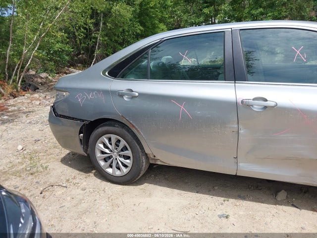 45036882 :رقم المزاد ، 4T1BF1FK9FU109222 vin ، 2015 Toyota Camry Le مزاد بيع