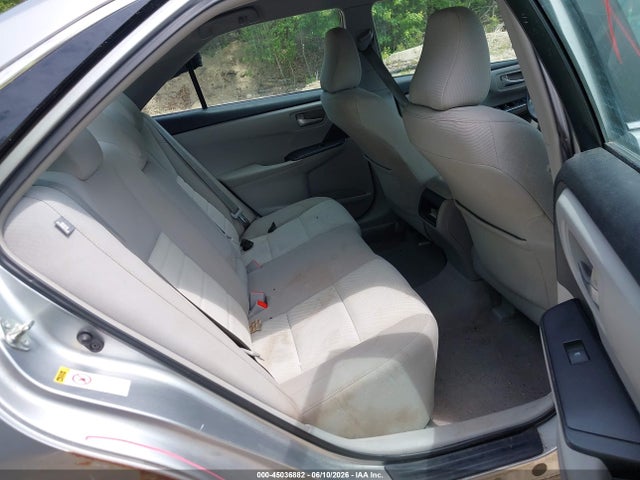 45036882 :رقم المزاد ، 4T1BF1FK9FU109222 vin ، 2015 Toyota Camry Le مزاد بيع