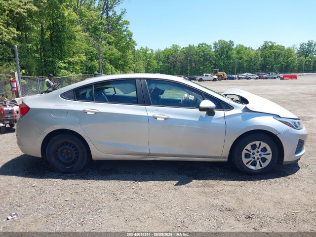 45036991 :رقم المزاد ، 1G1BC5SM6K7147066 vin ، 2019 Chevrolet Cruze Ls مزاد بيع