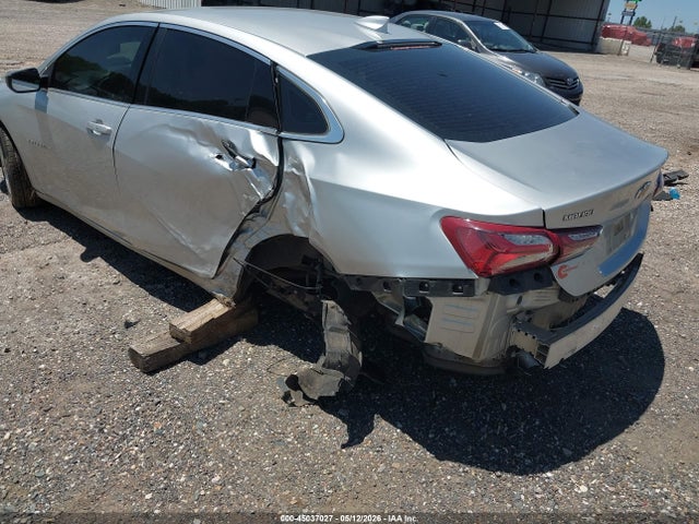 1G1ZD5ST6NF133665 Chevrolet Malibu Fwd Lt