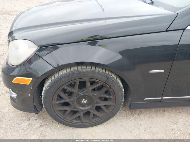Продаж на аукціоні авто 2012 Mercedes-benz C 250 Sport, vin: WDDGF4HB0CR232775, номер лоту: 45037122