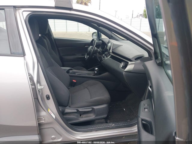 NMTKHMBX3JR061052 Toyota C-hr Xle/xle Premium