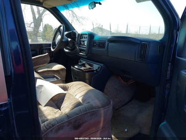 45037303 :رقم المزاد ، 1GBFG15R2Y1190168 vin ، 2000 Chevrolet Express Upfitter Pkg. مزاد بيع