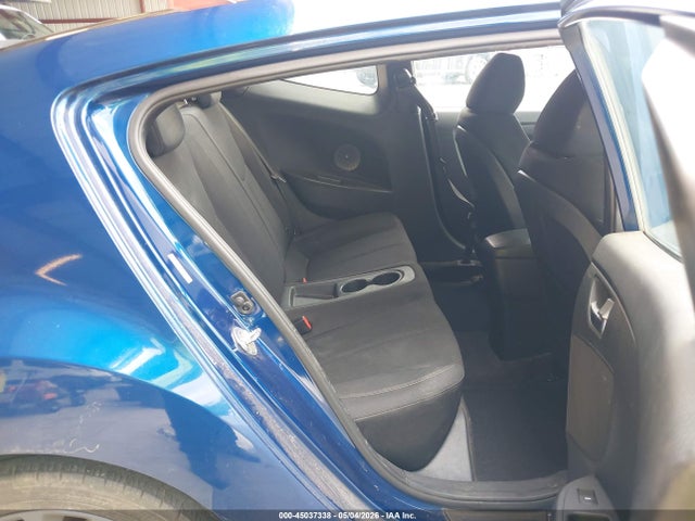 KMHTC6AD0HU319598 Hyundai Veloster