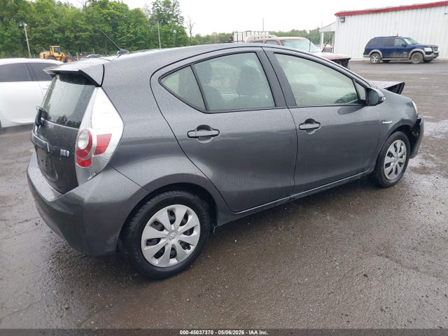 Продажа на аукционе авто 2014 Toyota Prius C Two, vin: JTDKDTB36E1572617, номер лота: 45037370