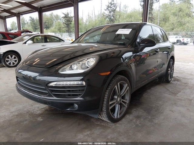 Porsche Cayenne Diesel 2014 WP1AF2A26ELA38044 Image 2