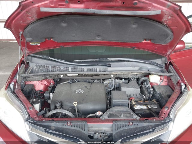 Продаж на аукціоні авто 2018 Toyota Sienna Le 8 Passenger, vin: 5TDKZ3DC2JS909912, номер лоту: 45037419