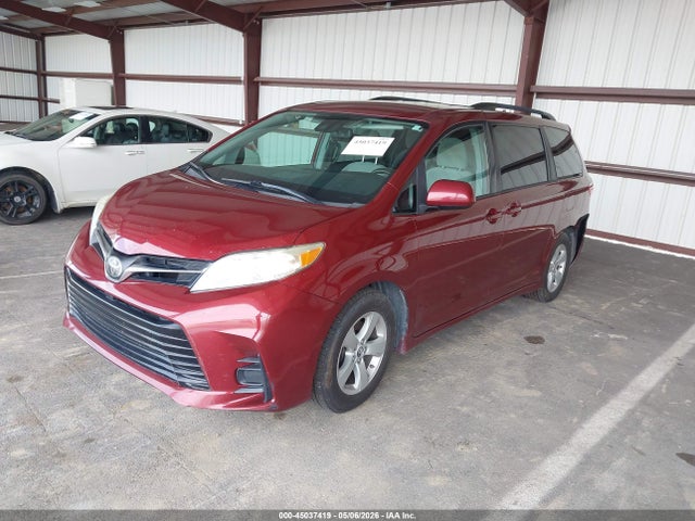 Продаж на аукціоні авто 2018 Toyota Sienna Le 8 Passenger, vin: 5TDKZ3DC2JS909912, номер лоту: 45037419