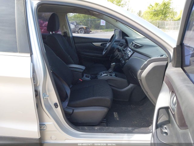 JN1BJ1CR0HW116963 Nissan Rogue Sport S