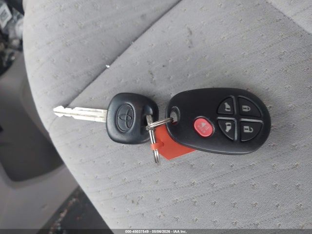 45037549 :رقم المزاد ، 5TDJK3DC3FS115637 vin ، 2015 Toyota Sienna Le 7 Passenger مزاد بيع