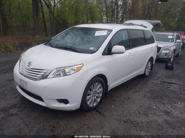 45037549 :رقم المزاد ، 5TDJK3DC3FS115637 vin ، 2015 Toyota Sienna Le 7 Passenger مزاد بيع