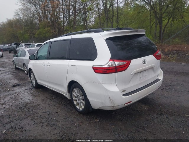 45037549 :رقم المزاد ، 5TDJK3DC3FS115637 vin ، 2015 Toyota Sienna Le 7 Passenger مزاد بيع