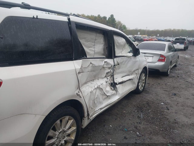 45037549 :رقم المزاد ، 5TDJK3DC3FS115637 vin ، 2015 Toyota Sienna Le 7 Passenger مزاد بيع
