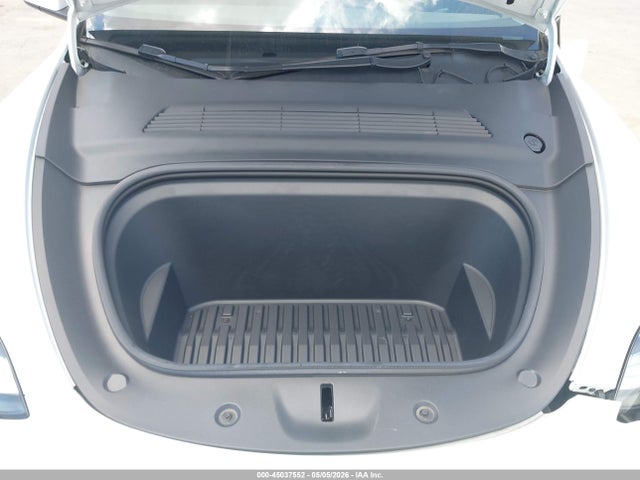 2021 Tesla Model Y Long Range Dual Motor All-wheel Drive მანქანა იყიდება აუქციონზე, vin: 5YJYGDEE0MF233121, აუქციონის ნომერი: 45037552