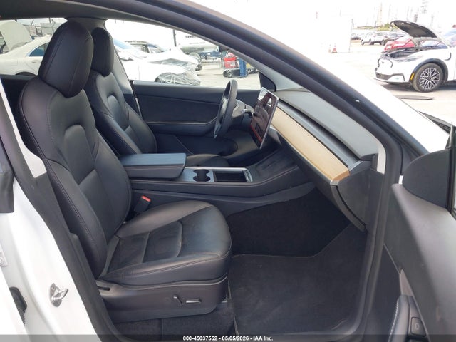 2021 Tesla Model Y Long Range Dual Motor All-wheel Drive მანქანა იყიდება აუქციონზე, vin: 5YJYGDEE0MF233121, აუქციონის ნომერი: 45037552