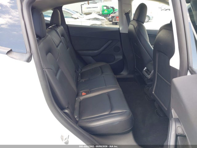 2021 Tesla Model Y Long Range Dual Motor All-wheel Drive მანქანა იყიდება აუქციონზე, vin: 5YJYGDEE0MF233121, აუქციონის ნომერი: 45037552