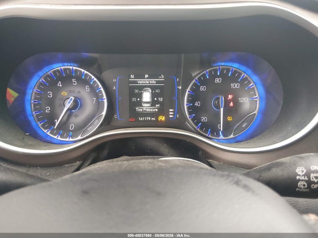 45037560 :رقم المزاد ، 2C4RC1BG6KR526544 vin ، 2019 Chrysler Pacifica Touring L مزاد بيع