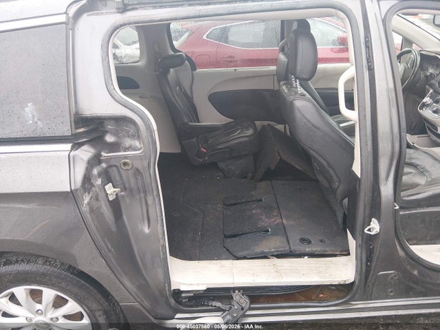 45037560 :رقم المزاد ، 2C4RC1BG6KR526544 vin ، 2019 Chrysler Pacifica Touring L مزاد بيع