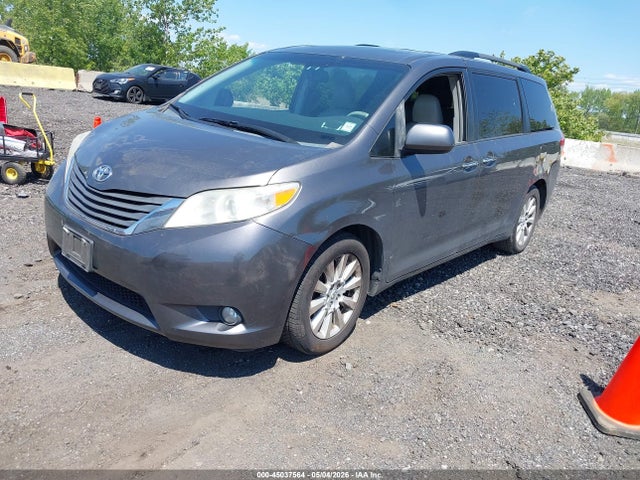 45037564 :رقم المزاد ، 5TDDK3DC3BS027677 vin ، 2011 Toyota Sienna Xle مزاد بيع