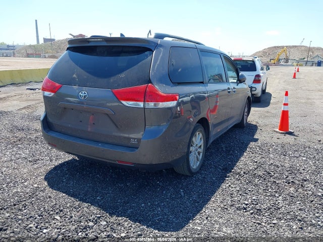 45037564 :رقم المزاد ، 5TDDK3DC3BS027677 vin ، 2011 Toyota Sienna Xle مزاد بيع