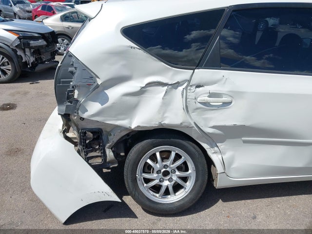 Продажа на аукционе авто 2012 Toyota Prius V Three, vin: JTDZN3EU7C3125473, номер лота: 45037570